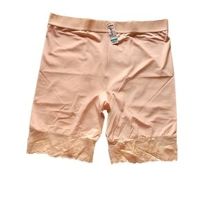 BODY MATE LACE TRIM UNDER SHORTS NWT